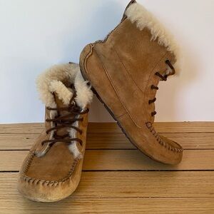 UGG Boots Womens 8 Chickaree Moccasin Chestnut Shearling Lace Up #1007716 Winter